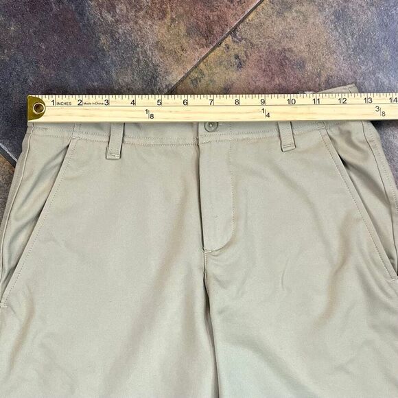 Under Armour Boys Khaki Shorts YMD - Picture 2 of 11